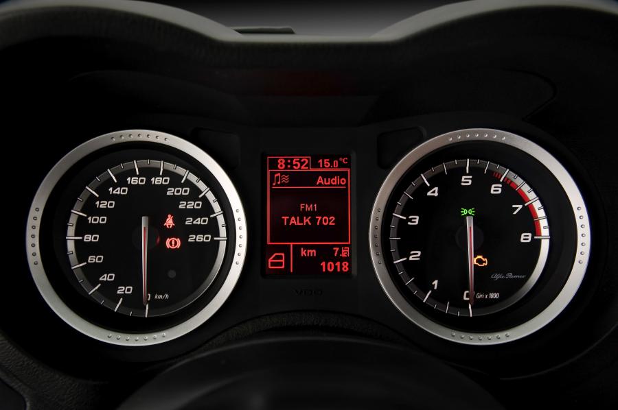 Детали интерьера Alfa Romeo 159 (939A) 2008 года  (ZA) (фото 13 из 23)